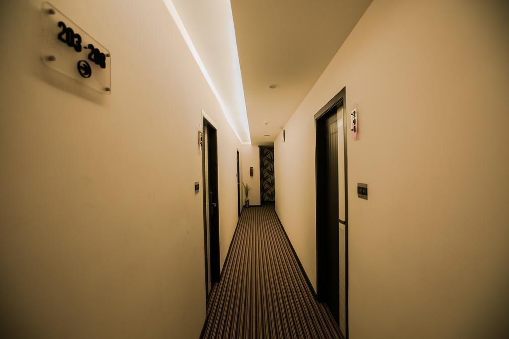 The Spin Hotel Ченай Екстериор снимка