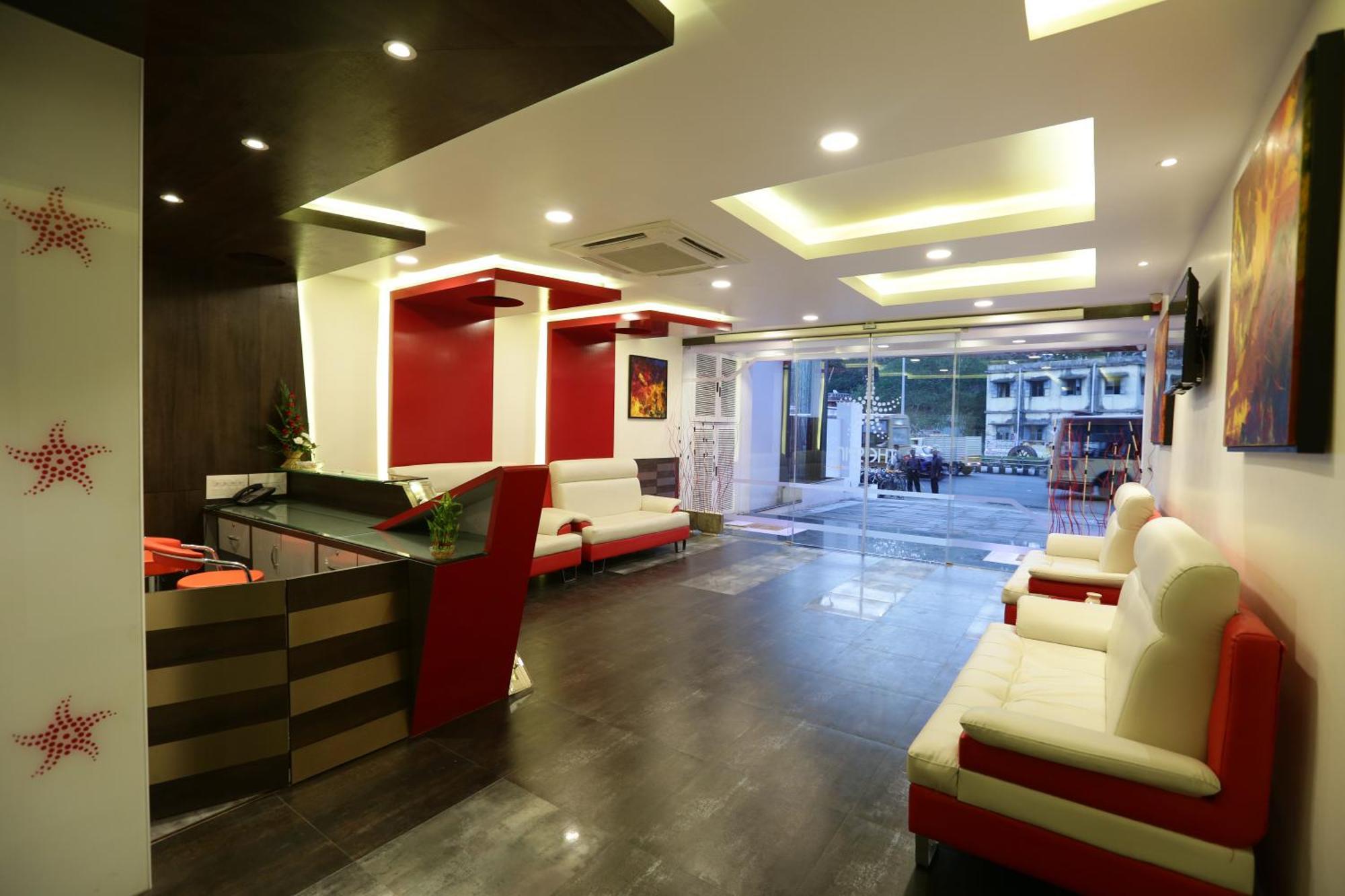 The Spin Hotel Ченай Екстериор снимка